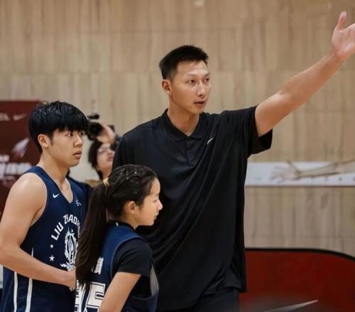 里尔迎战摩,纳哥预测,中场强将八,开云体育,体育博彩平台,高赔率投注,在线体育博彩,实时赛事